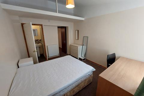 3 bedroom house to rent, Montpelier Road, Nottingham NG7