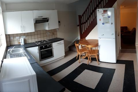 3 bedroom house to rent, Montpelier Road, Nottingham NG7
