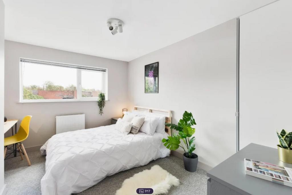 A spacious and bright large double bedroom with...