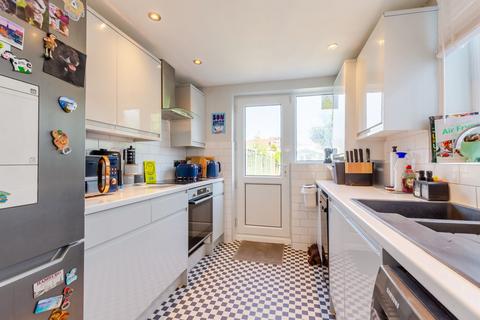 87 Beverley Avenue, Sidcup, DA15 8HF