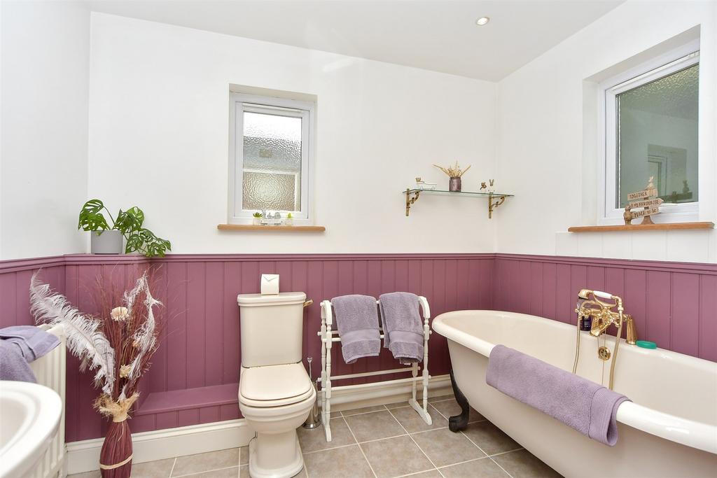 En-Suite Bathroom
