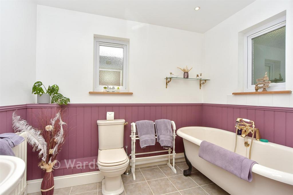 En-Suite Bathroom