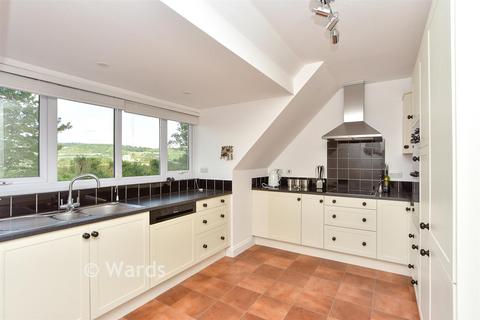 225 High Street, Wouldham, Rochester, ME1 3TY