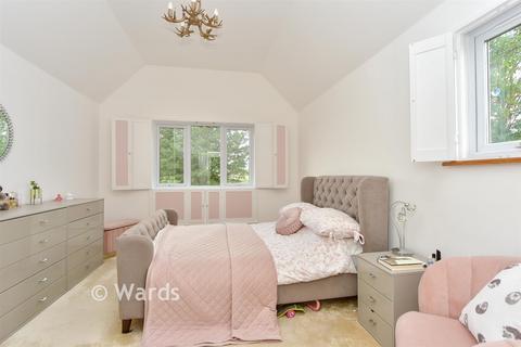 225 High Street, Wouldham, Rochester, ME1 3TY