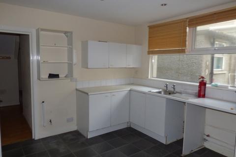 2 bedroom flat to rent, Ely Road, Cardiff, CF5
