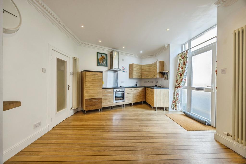 Lounge/Kitchen