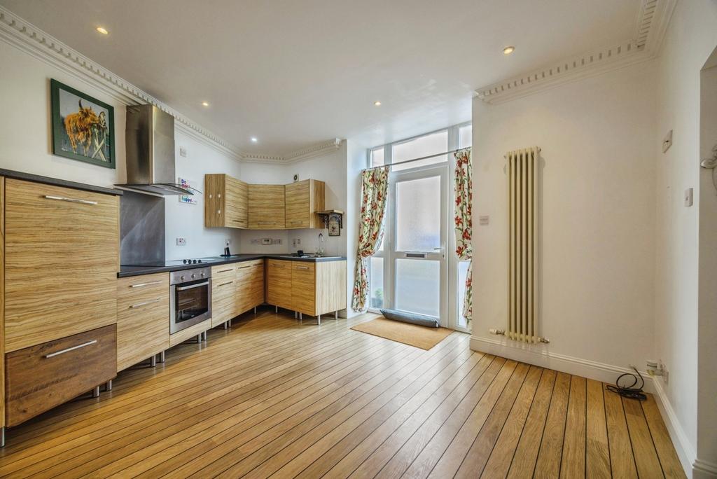 Lounge/Kitchen