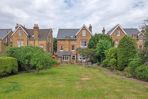 17 Elm Road, Beckenham, BR3 4JB
