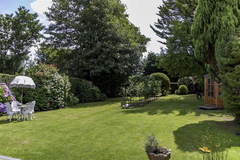 4 bedroom detached house for sale, 16 Merlins Hill, Haverfordwest