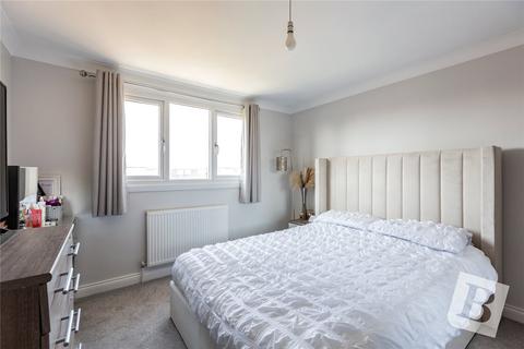 10 The Lichfields, Basildon, SS14 3RQ
