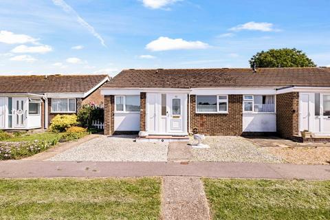 82 Lynwood, Folkestone, CT19 5DD