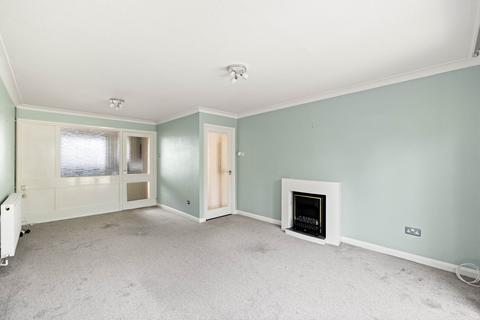 82 Lynwood, Folkestone, CT19 5DD