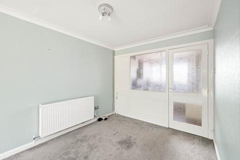 82 Lynwood, Folkestone, CT19 5DD