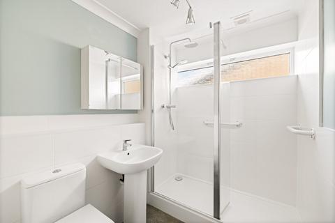 82 Lynwood, Folkestone, CT19 5DD