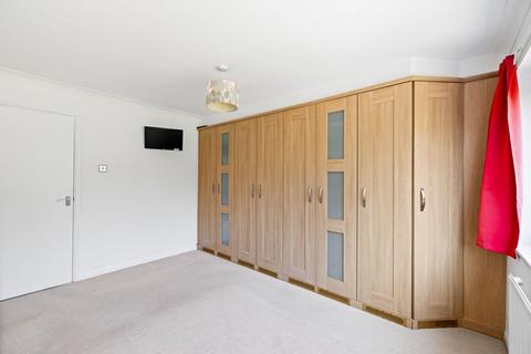 82 Lynwood, Folkestone, CT19 5DD