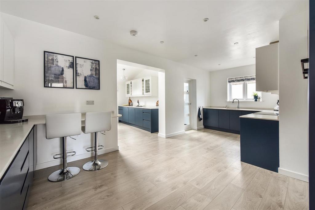 Sketch Ph18 6041452.jpg