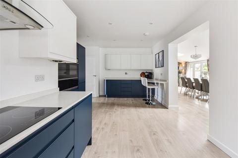 4 bedroom detached house for sale, Oakhurst Drive, Waterlooville