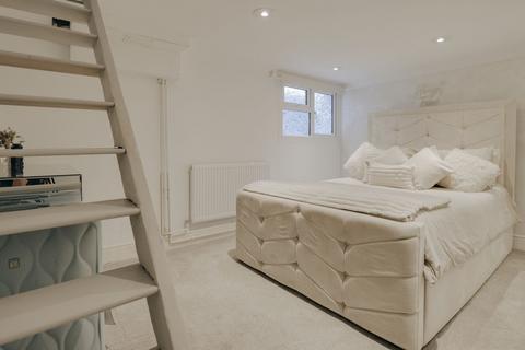 2 bedroom maisonette for sale, St. James Road, Watford, WD18