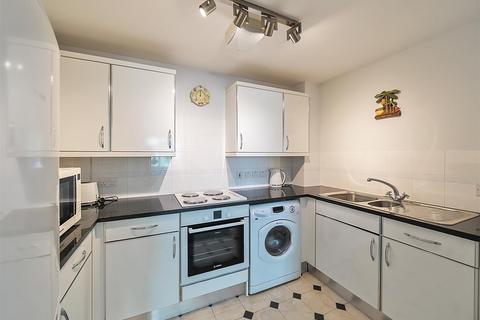 1 bedroom retirement property for sale, Dene Court, Caterham CR3