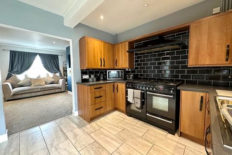 16 Hollands Road, Walsall, WS3 3AT