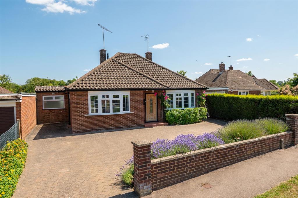 6 Meadow Way, Hitchin-30.jpg