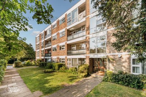16 Woburn, London, W13 8DS
