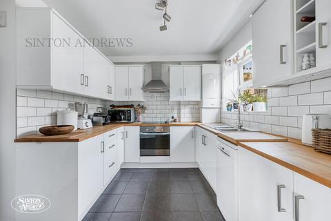 16 Woburn, London, W13 8DS