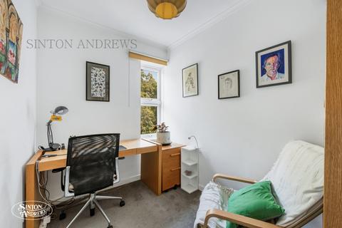 16 Woburn, London, W13 8DS