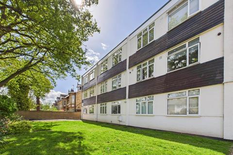 2 bedroom apartment to rent, Hanworth Road, Hampton