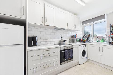 2 bedroom apartment to rent, Hanworth Road, Hampton