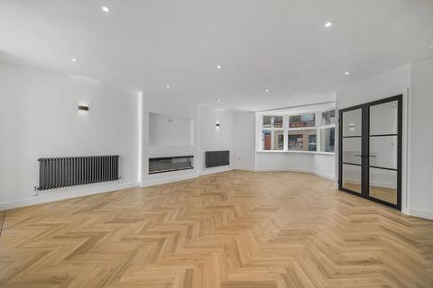 4 bedroom end of terrace house for sale
