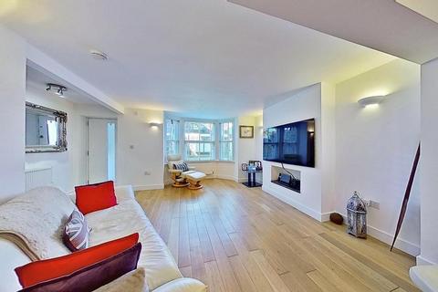 2 bedroom flat for sale, High Street, Herne Bay, CT6 5LH