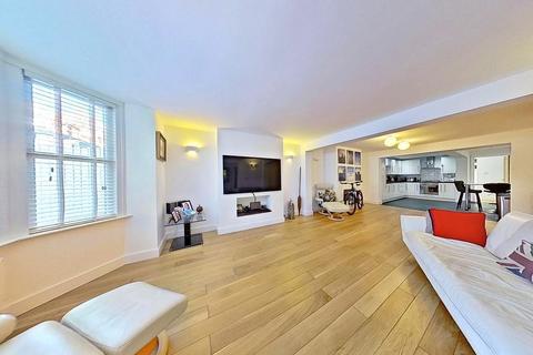 2 bedroom flat for sale, High Street, Herne Bay, CT6 5LH