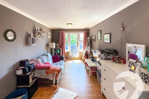 23 Lions Close, London, SE9 4HG