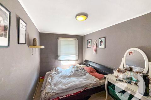 23 Lions Close, London, SE9 4HG
