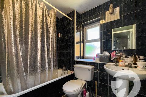 23 Lions Close, London, SE9 4HG