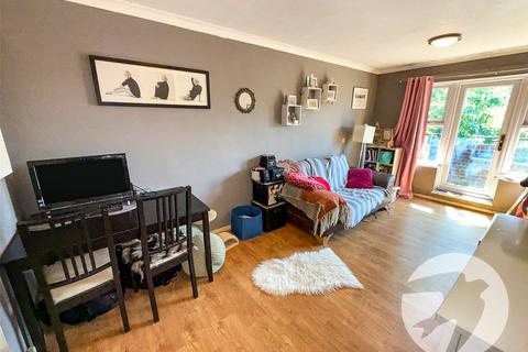23 Lions Close, London, SE9 4HG