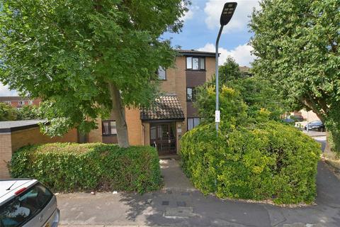 1 bedroom ground floor flat for sale, Millhaven Close, Chadwell Heath, Essex
