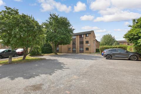 1 bedroom ground floor flat for sale, Millhaven Close, Chadwell Heath, Essex