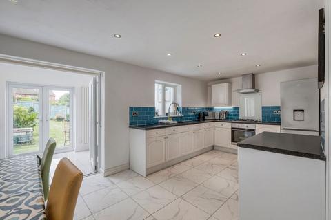 2 Nimmings Close, Birmingham, B31 4TA