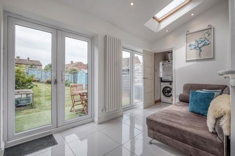 2 Nimmings Close, Birmingham, B31 4TA