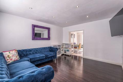 2 Nimmings Close, Birmingham, B31 4TA