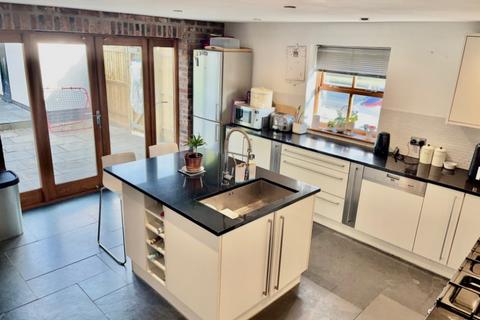 4 bedroom detached house for sale, Wayside Cottage, Lutterworth, LE17