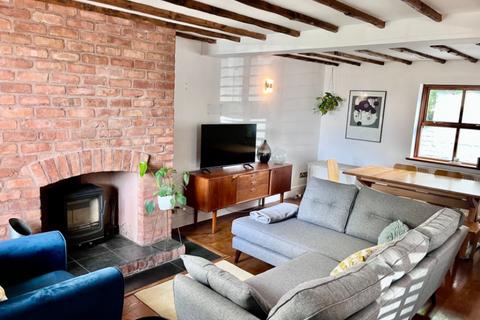 4 bedroom detached house for sale, Wayside Cottage, Lutterworth, LE17