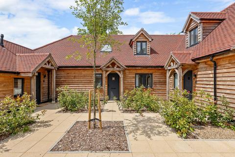 2 bedroom house for sale, Old Dairy Mews, Horse Hill, Horley, Surrey, RH6