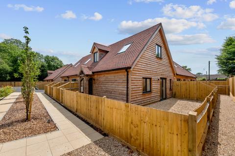 3 bedroom house for sale, Old Dairy Mews, Horse Hill, Horley, Surrey, RH6