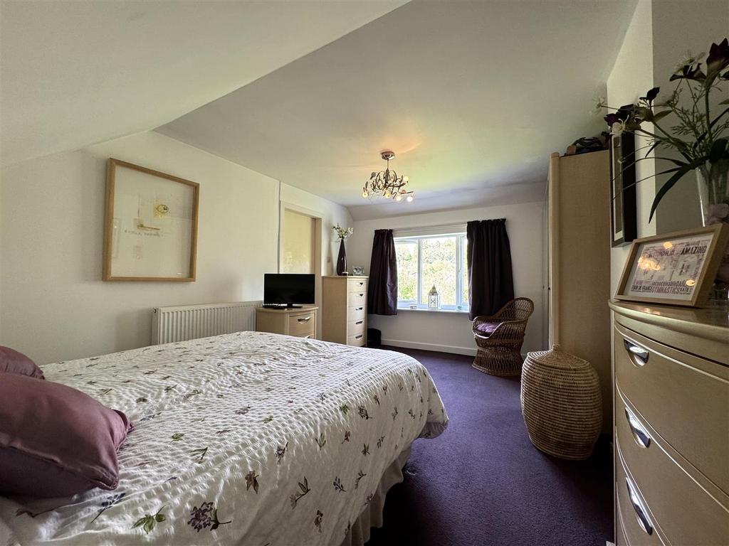 Bedroom 1.1.jpg