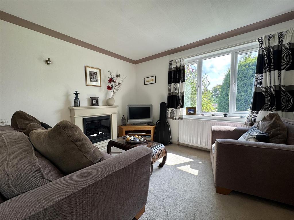 Family room 2.jpg
