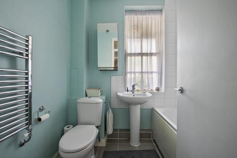 2 bedroom flat for sale, Lancaster West, London, W11