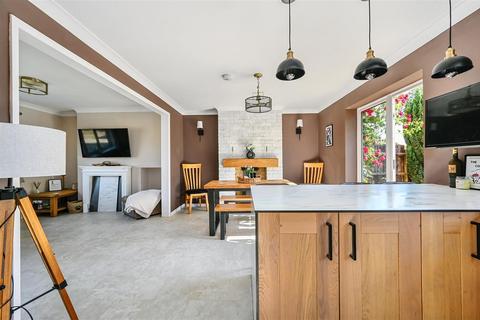24 Ocklynge Close, Bexhill-on-sea, TN39 4PF